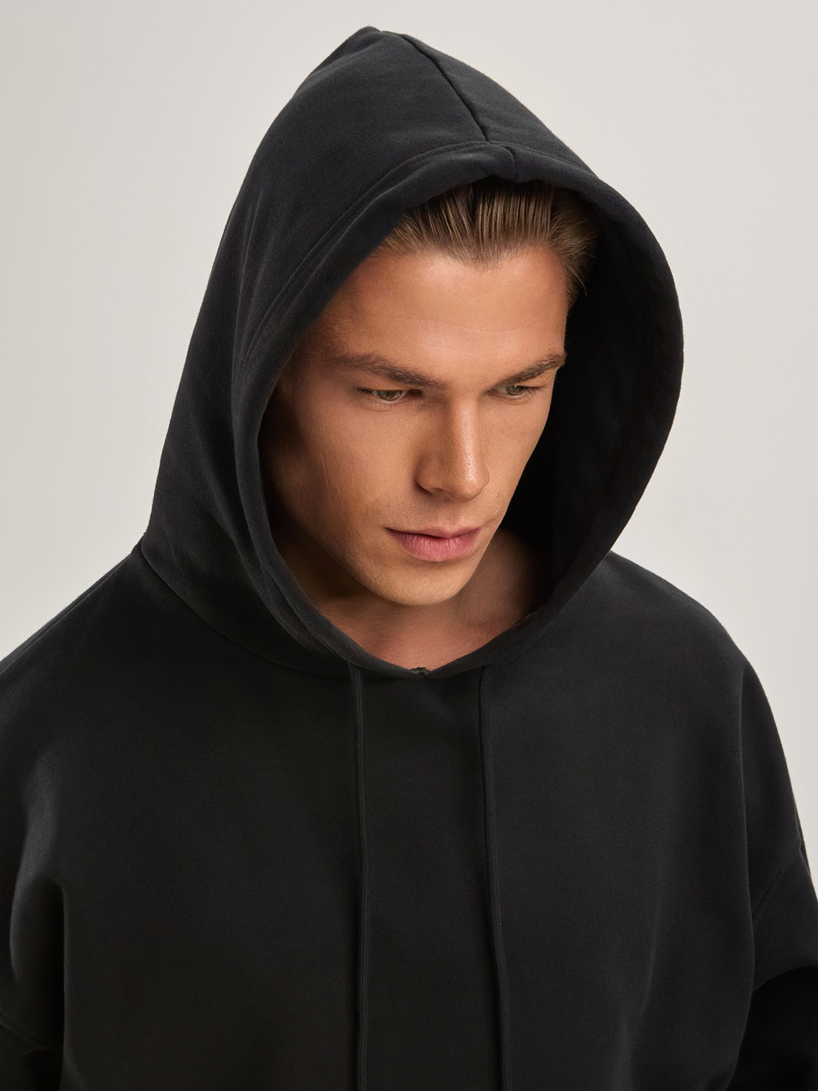 Толстовка мужская черная