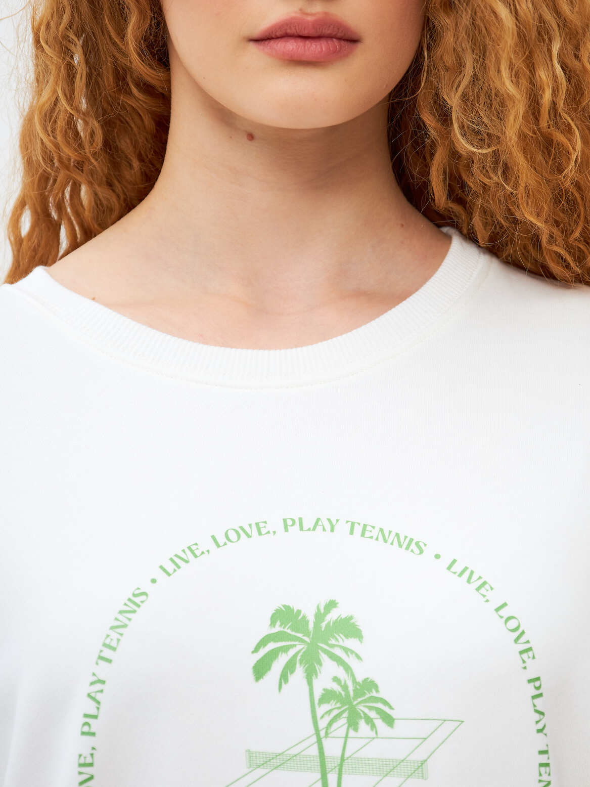 Свитшот белый с зеленым принтом Tennis