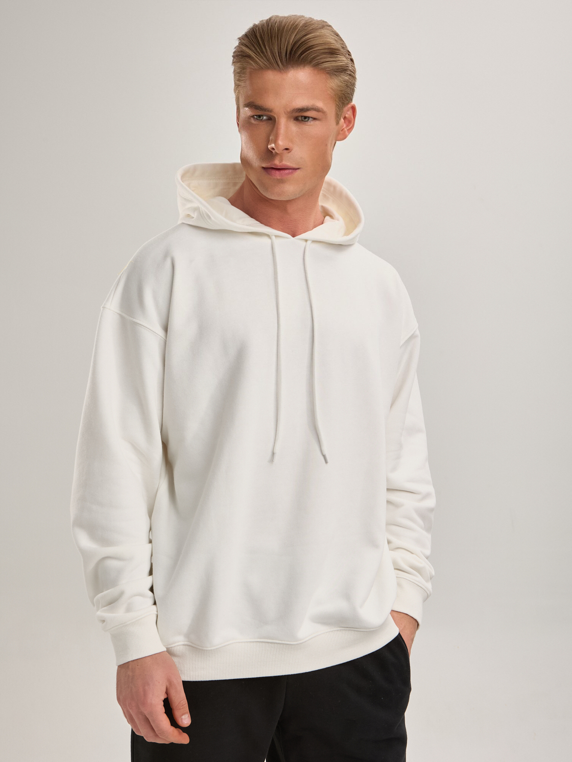 Толстовка мужская белая